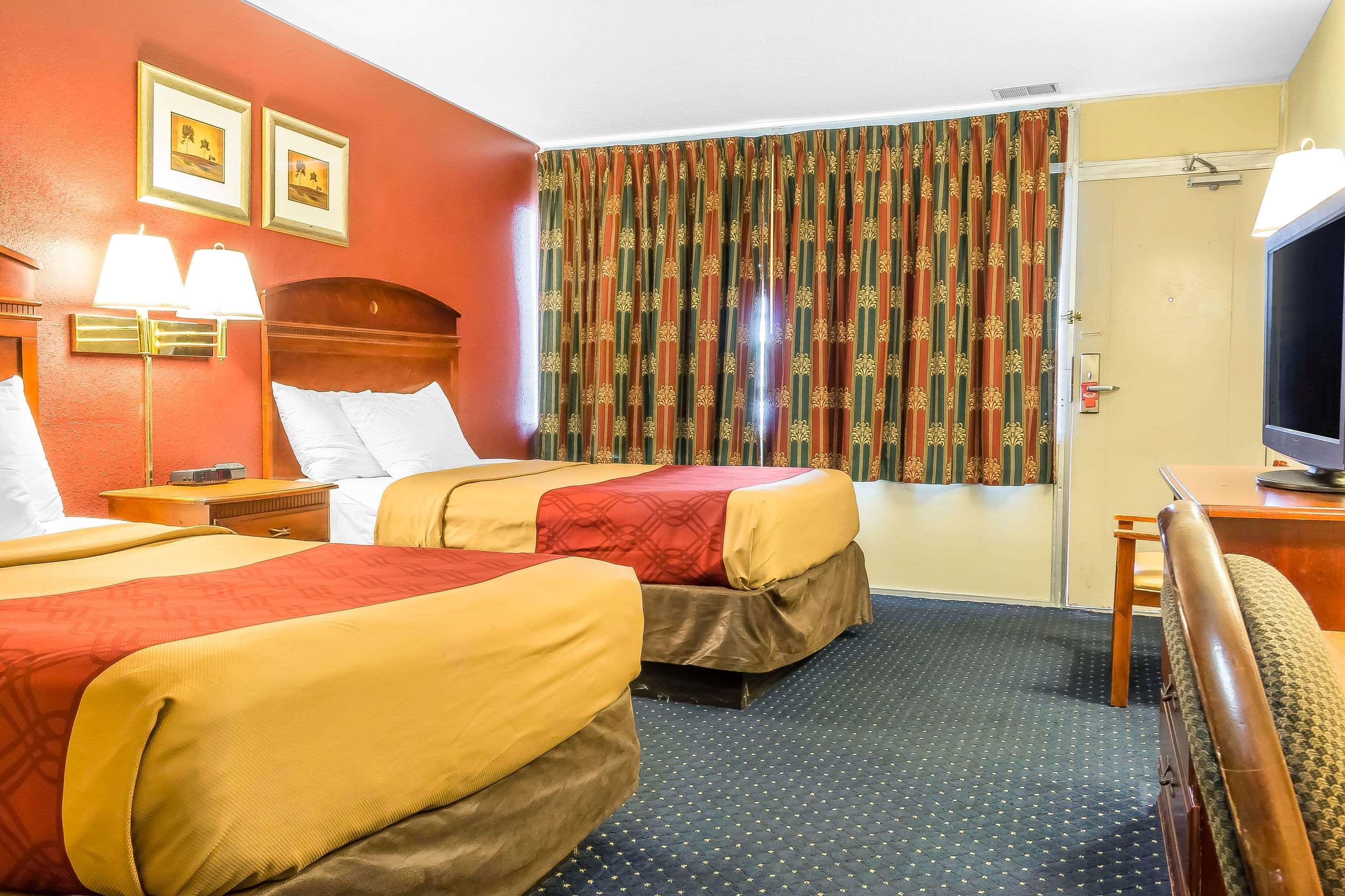Red Carpet Inn Philadelphia Airport Lester Bagian luar foto