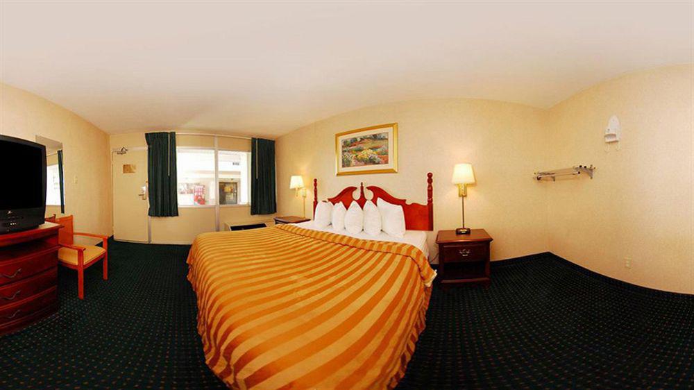 Red Carpet Inn Philadelphia Airport Lester Bagian luar foto